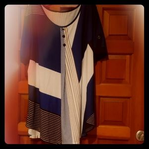 (NWOT) Multi Design Short Sleeve Top